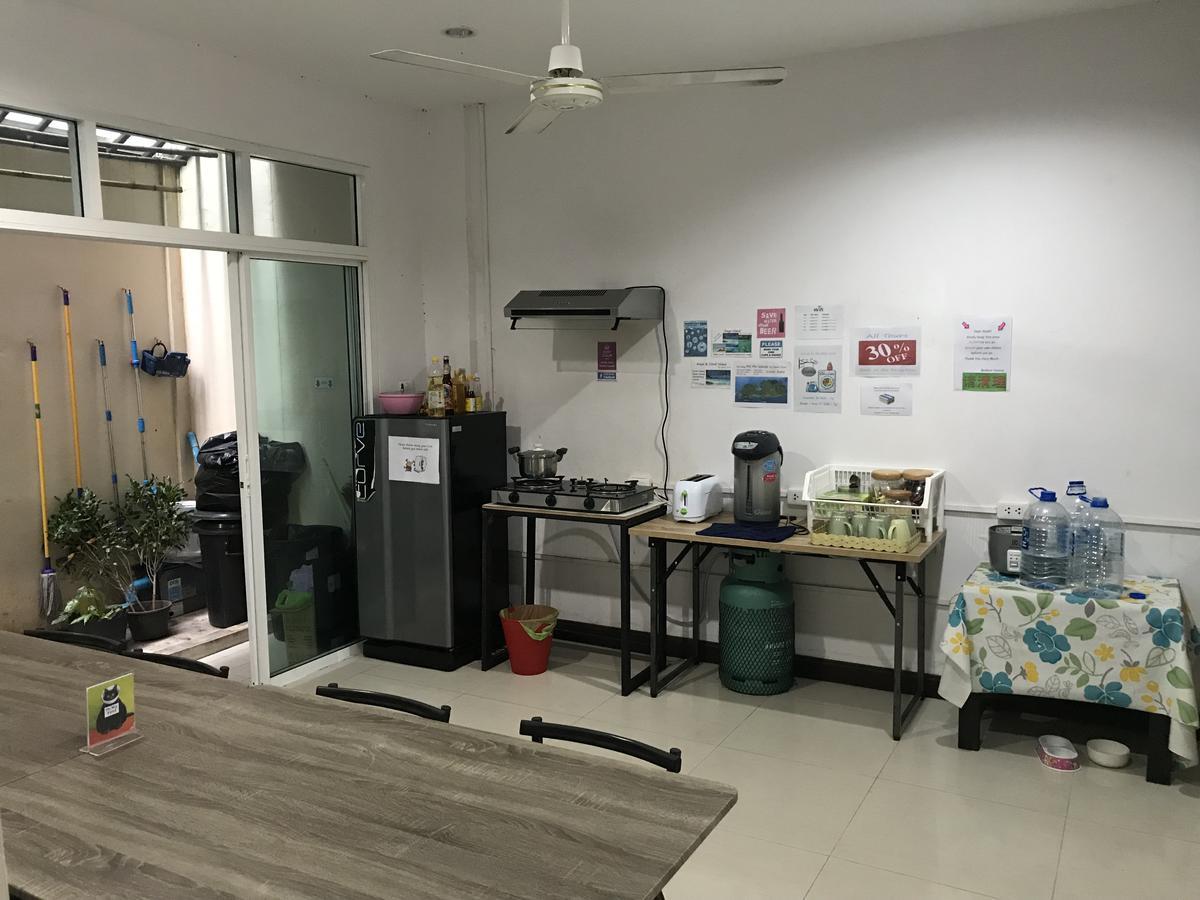 Bedbox Guesthouse And Hostel Patong Exterior foto